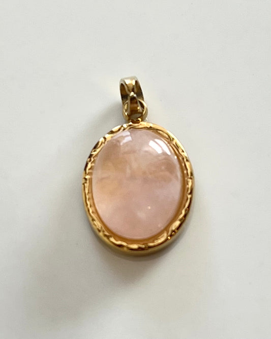 Charm Ovale con Quarzo Rosa